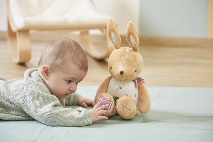 Peluche con sonidos Conejo. Kaloo - Imagen 4